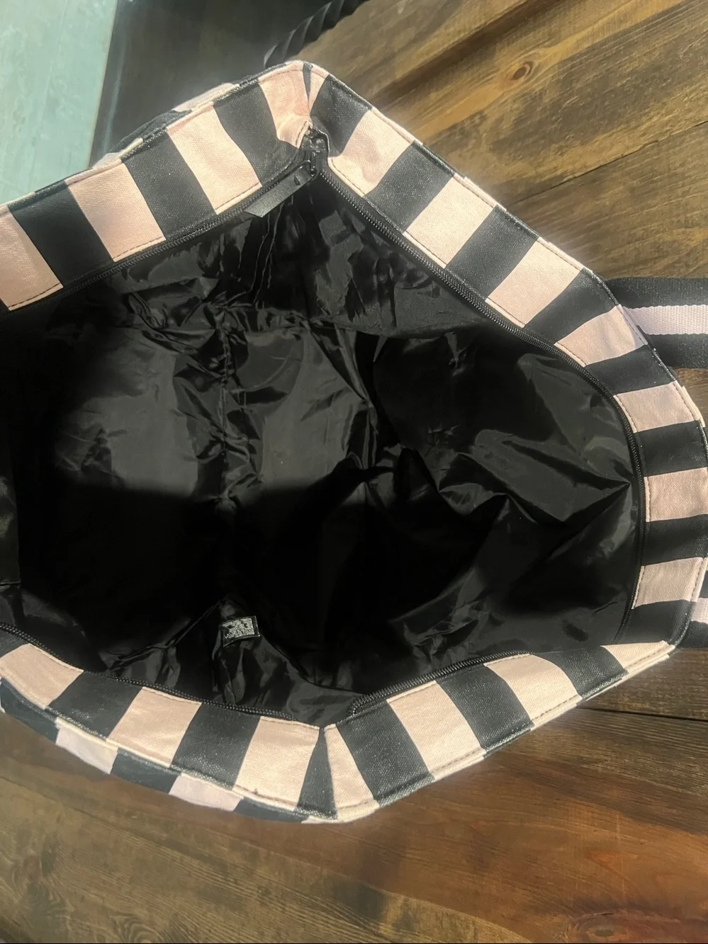 Victoria’s Secret large canvas tote with zipper closure - Picture 3 of 6